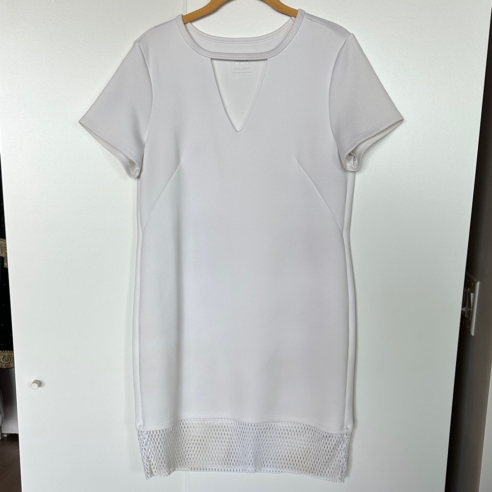 Chic White Short Sleeve Dress